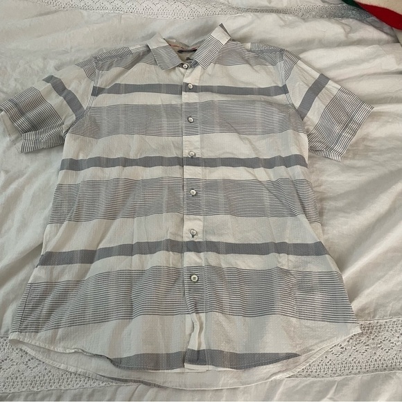 Tommy Bahama LARGE Relaxed Island Fit Button Down Shirt 100% Cotton - Picture 1 of 8